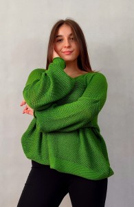 Dzianinowy sweterek oversizeowy w energetycznej zieleni
