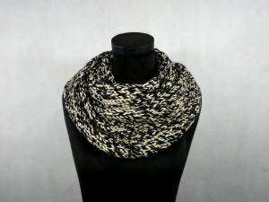 Komin HANDMADE w kolorze czarno-e'cru