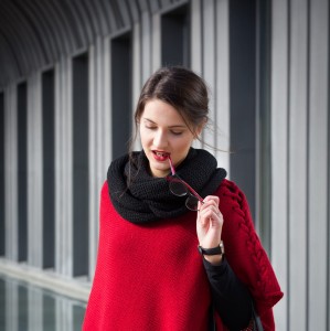 CZARNY KOMN Z WEŁNY