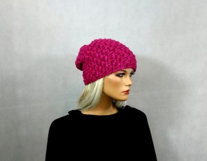 Czapka handmade w kolorze fuksji