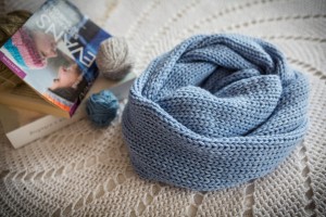Komin HANDMADE w kolorze jasnoniebieskim