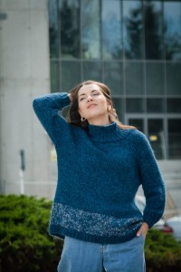 Hand Made ciepły sweter z golfem